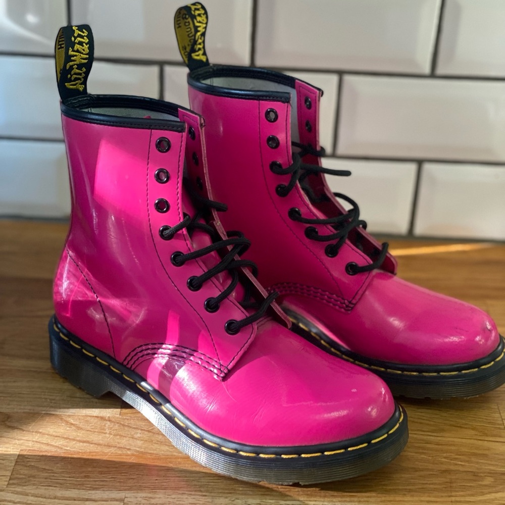 Dr. Martens Women’s Airwair Boots Size 8 Hot Pink- excellent condition
